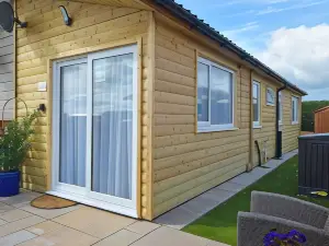 Lovely 2 Bed Chalet in Bridlington Free Electric