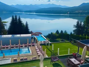 Hotel Roser House Boutique - pe Malul Lacului Colibita