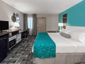 Howard Johnson by Wyndham Romulus Detroit Metro Airport