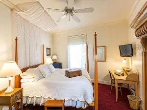 Currier Inn Bed and Breakfast