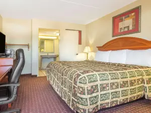 Days Inn by Wyndham Shorter