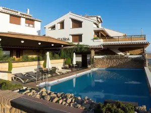 Alhanda Apartahotel