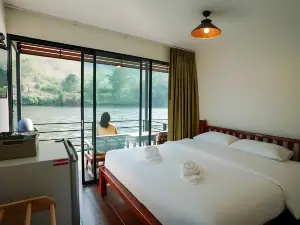 Baan krupong (บ้านครูปองแพริมน้ำ)