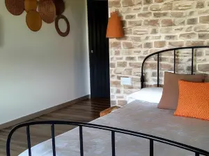 Casas Rurales Maribel - Complejo Moradas del Cerro 1 - Suites Con Jacuzzi en Alcalá del Júcar