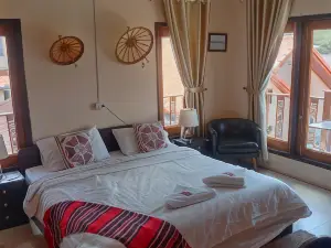 Pukyo Bed and Breakfast Belgian Lao