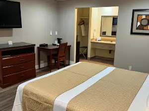 Travelodge by Wyndham Brea