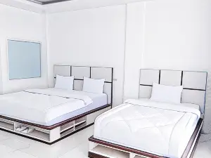 The Riton Hotel Tigaras