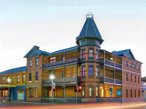 Ikon Hotel