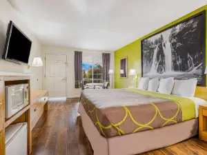 Super 8 by Wyndham Auburn