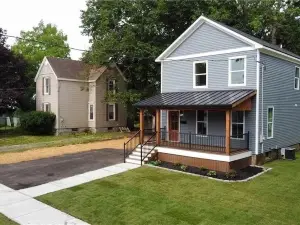 Spacious 4 bedroom home in the village