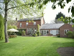 Glendower Guest Apartments