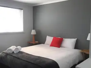 Old Pier Apartments