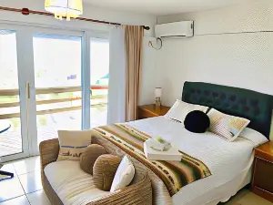 Unique Hotel & Suites
