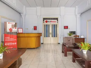 RedDoorz Syariah @ Bondowoso City Center