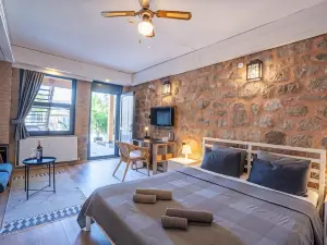Attalos Suites Hotel
