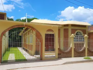 Casa Cerca de La Media Luna