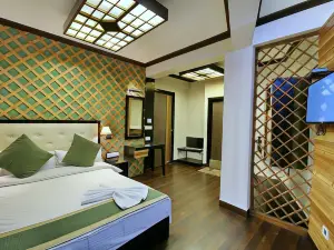 Hotel Dip Palace- Mall Road
