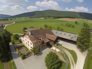 Hôtel-Gîte Rural à 3 km de Delémont