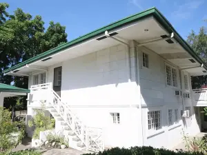 La Casa Blanca Binoclutan Beach Resort