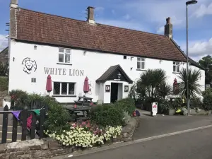 The White Lion, Church Road, Yate BS37 5BG Self-Check-IN