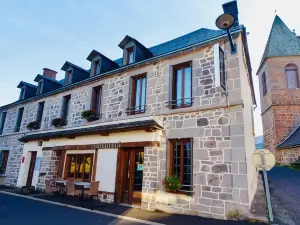 Hôtel restaurant Le Plomb du Cantal