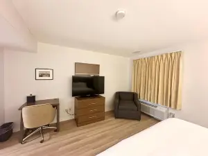 Baldwin Inn and Suites