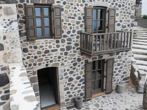 Moustafa Stone House