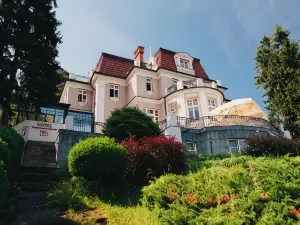 利別霍夫旅館