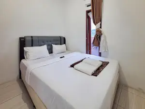 RedDoorz Syariah @Galliano Homestay Bukittinggi