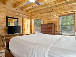 Hot Tub and Lakefront Access - Cozy Family Haven