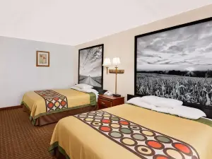 Super 8 by Wyndham Plainview