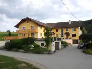 Gasthof-Pension Silvia