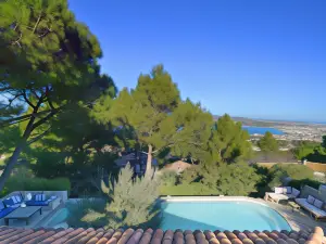La Singulière