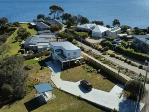 Beach Getaway - Blessington Villa