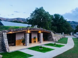 Hotel Hobbiton Near Vardzia Caves
