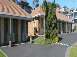Quays Motel San Remo