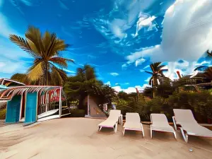 Bluemare EcoHotel Frente a la Playa Ensendada
