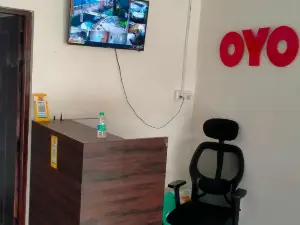 OYO 704054 Hotel Park Inn