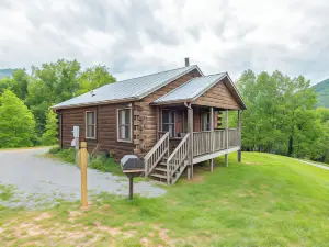 Engadine Inn and Cabins