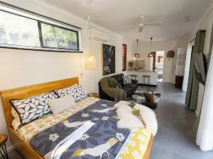 Airlie Beach Eco Cabins - Adults Only