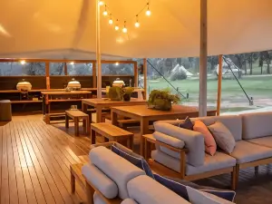 โคซี่ เตนท์ส - เดลส์ฟอร์ด