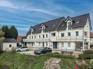 Ferienwohnungen Und Boardinghouse Heimbach in Renchen