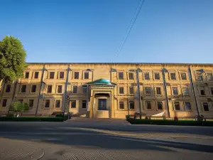 Karvon-Saroy Hotel