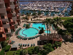 Hotel Coral & Marina