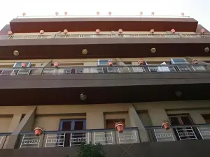 Fontana Luxor Hostel