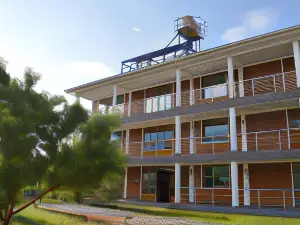 Runaway Eco Hotel