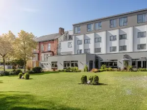 Plus Pinewood on Wilmslow Hotel Cheshire