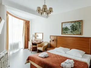 Gostinechniy Kompleks Lyubim