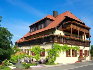 Hotel & Gasthof Zum Rödelseer Schwan