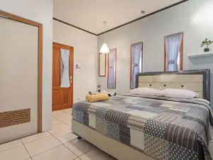 Lembur Kiwari Setra Duta Mitra RedDoorz